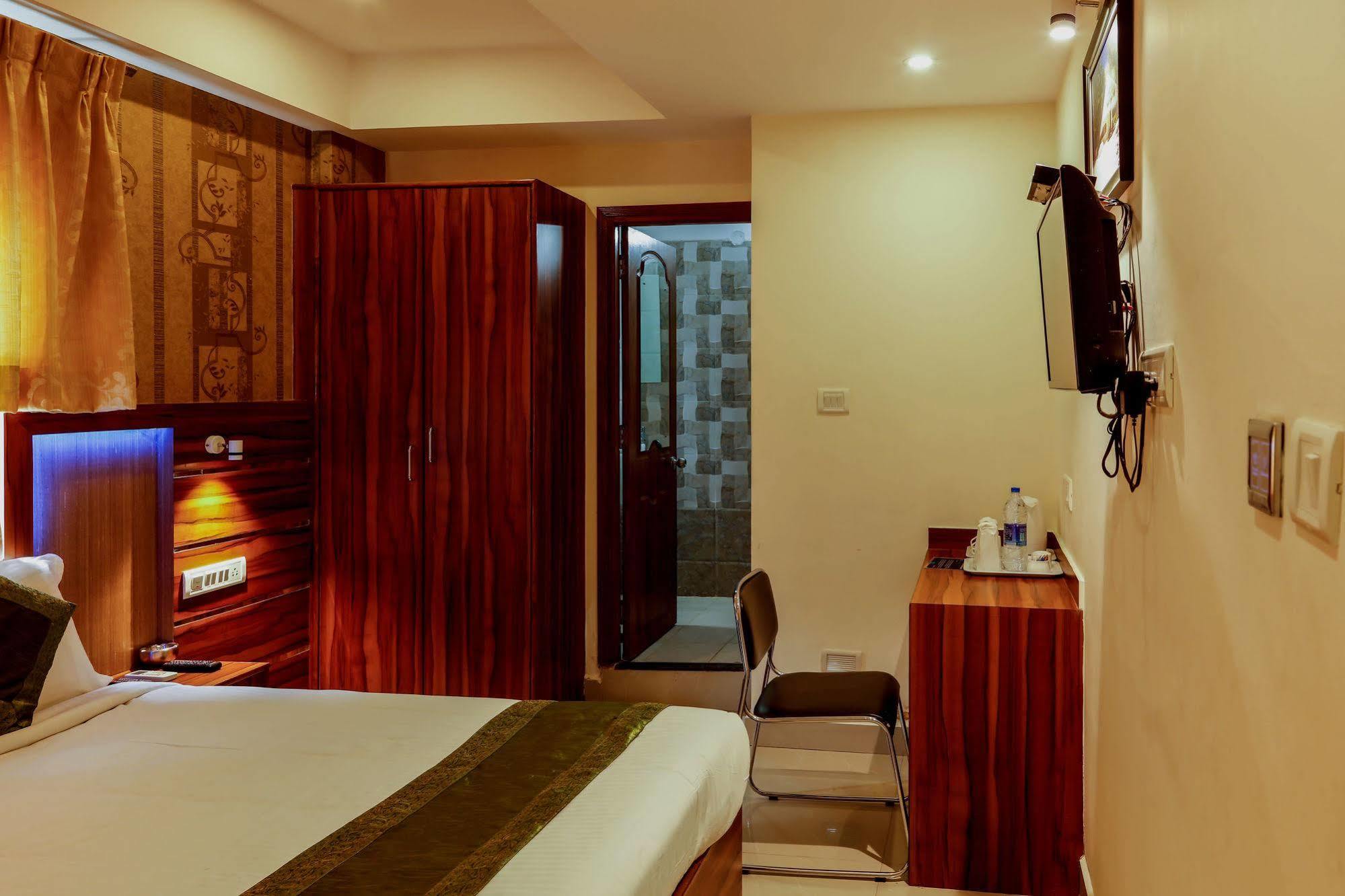 Hotel Treebo Trip Elmas Golden Key Bangalore Exterior foto